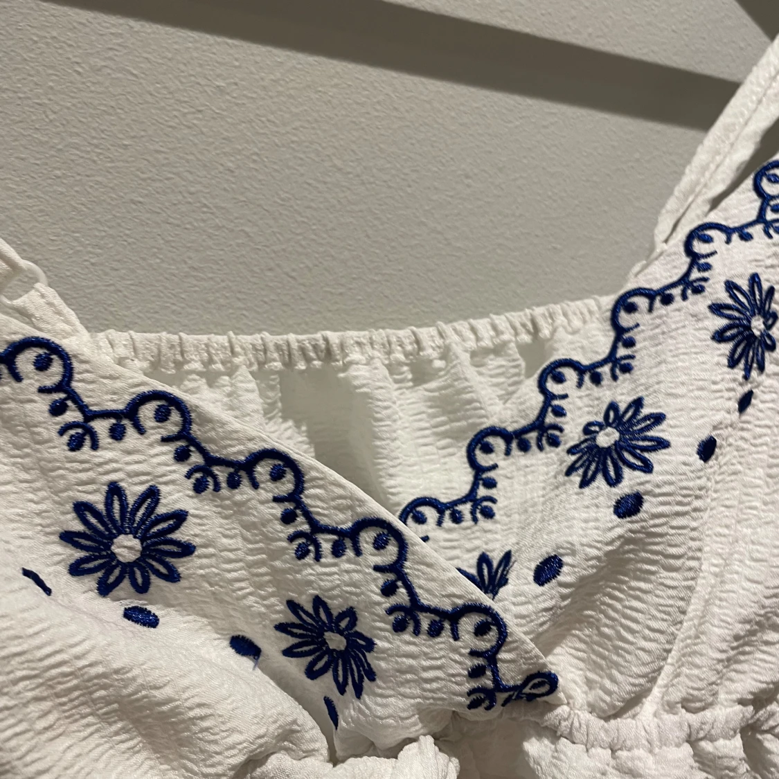 Marinblå & vit blus  - 90