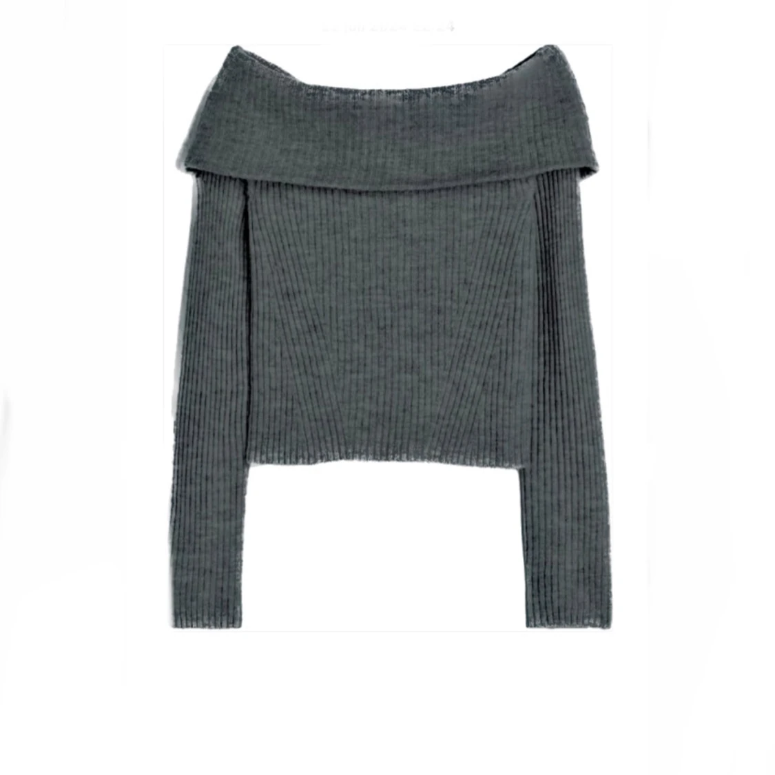 Off shoulder stickad tröja🤍