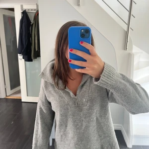Stickad tröja - Fin stickad tröja med dragkedja, storlek xs/s