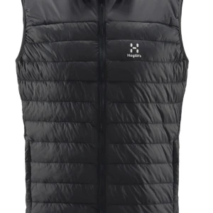 ✨Haglöfs väst✨ - Varan är knappast använd och i nytt skick! Storleken på västen är L (Large) men passar fint på mig som är s/m Nypris: 2000kr    mitt pris:500kr