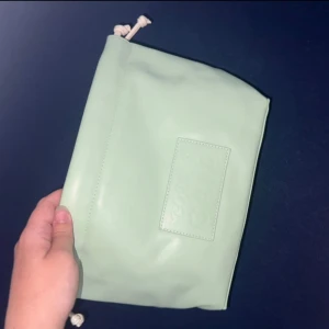 Caia necessär  - Helt oanvänd caia necessär ifrån tschäry Kollektionen. Finns inte att köpa längre