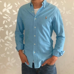 Skjorta  - | Blå Ralph lauren skjorta | storlek S | Skick 9/10 | nypris 1600kr och mitt pris 449kr