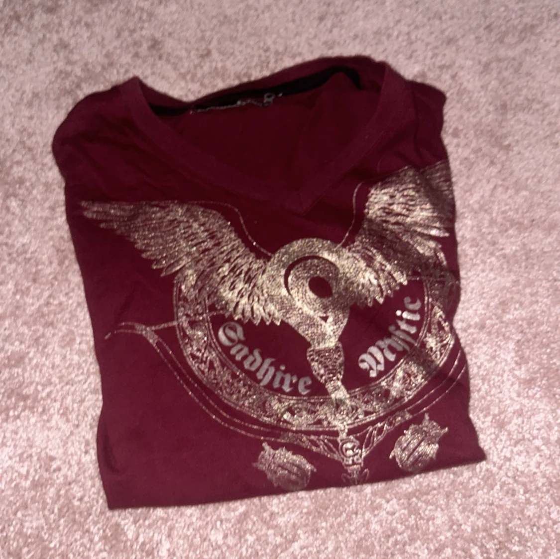 En röd identity t shirt - 91