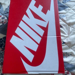 Air force 1 - Säljer mina helt nya air force 1 oanvända, säljer dom pga gillar inte sånt stil 