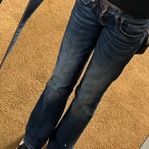 LTB Jeans  - De är i jättefint skick och i storleken 24 i midjan och 30 i längden. Modellen är valerie🫶🏻