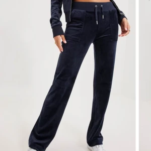 Juciy byxor - Juciy byxor som aldrig kommer till andvänding ❣️toppen skick, köpt för 1100