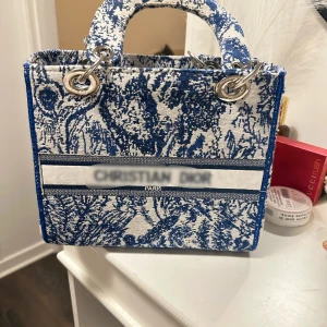 Märkes väska - Ni ser vad det är för märke😘 