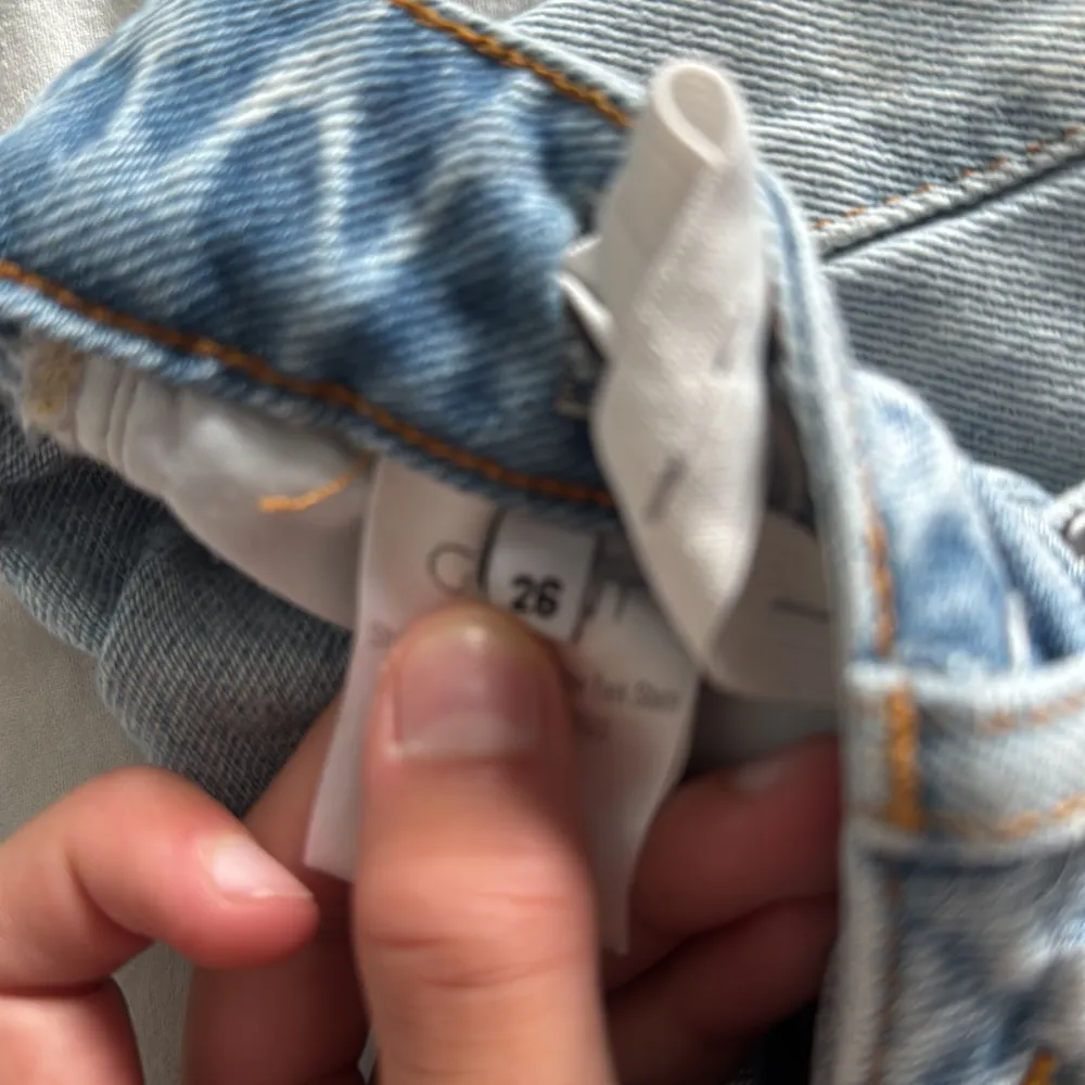 Ett par grunt jeans storleken 26 knappt använda skick 9/10. Jeans & Byxor.