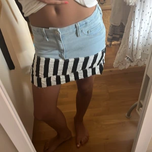 kjol - En jättefin kjol💕Den är själv sydd så det fins bara 1 exemplar❤️