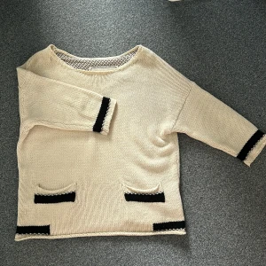 By malene Birger, stickad tröja - Säljer denna skit snygga tröja från  malene Birger då den inte kommer till användning. Har använt den några gånger så den ser helt ny ut. 💗💗