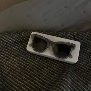 Chimi  - Säljer mina chimis 07 grey.  Använda ca 3 gånger då jag fick ett par andra!  Så himla fina passar perfekt till alla tillfällen.  Priset kan absolut diskuteras!