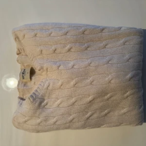 Tröja Soft Goat - Cashmere tröja från Softgoat i stl M. Tvättad, noppfri och fräsch.