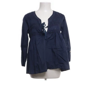 Odd Molly blys - Intressekoll på min älskade odd Molly blus! Den är marinblå med glitterdetaljer och i så fint skick💗