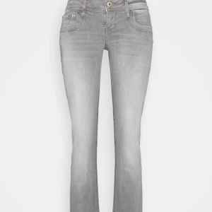 LTB jeans - LTB jeans använda 2 gånger. Säljer pga för stora för mig! Original pris 900kr