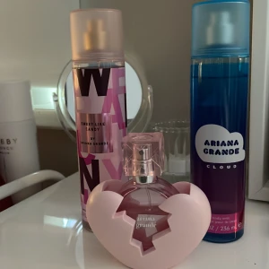 Ariana grande parfymer  - Säljer dessa Ariana grande parfymer i ett pack för 450kr!  Men kan även köpas enskilt! Då diskuterar vi priset privat!💞Tagit bild så man kan se ungefär hur mycket det är kvar!