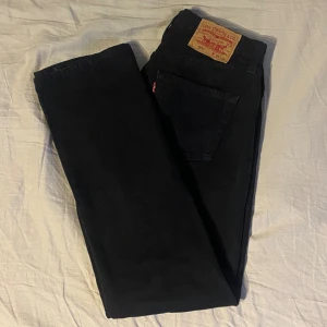 Levis 501 - Levis 501 i fint skick. Midjemått 37, innerbenslängd 77 cm