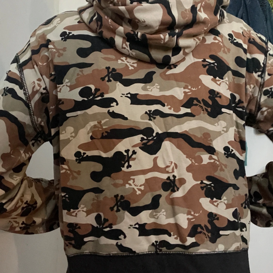 Kofta med döskallar - 91