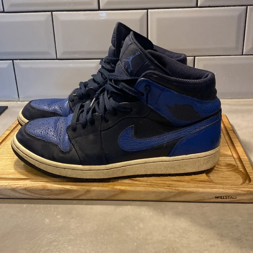 Air Jordan mid Storlek eur 44 Con 7/10. Skor.