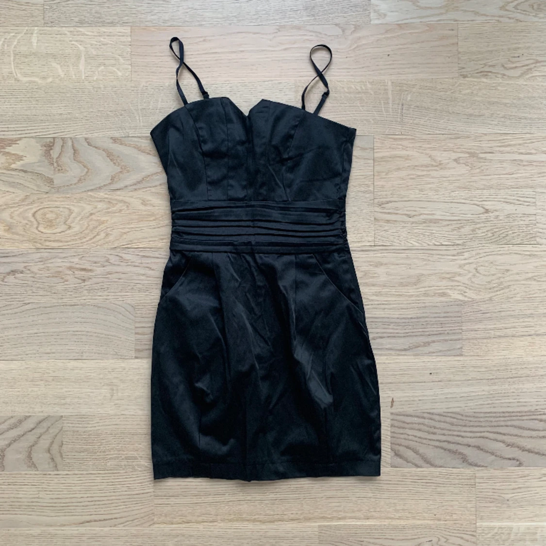 Sidenklänning - Lindex