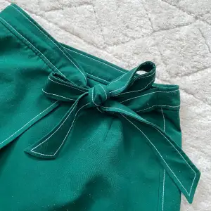 söt grön kjol