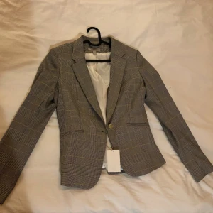 Ny kavaj  - Helt ny kavaj med prislapp kvar 