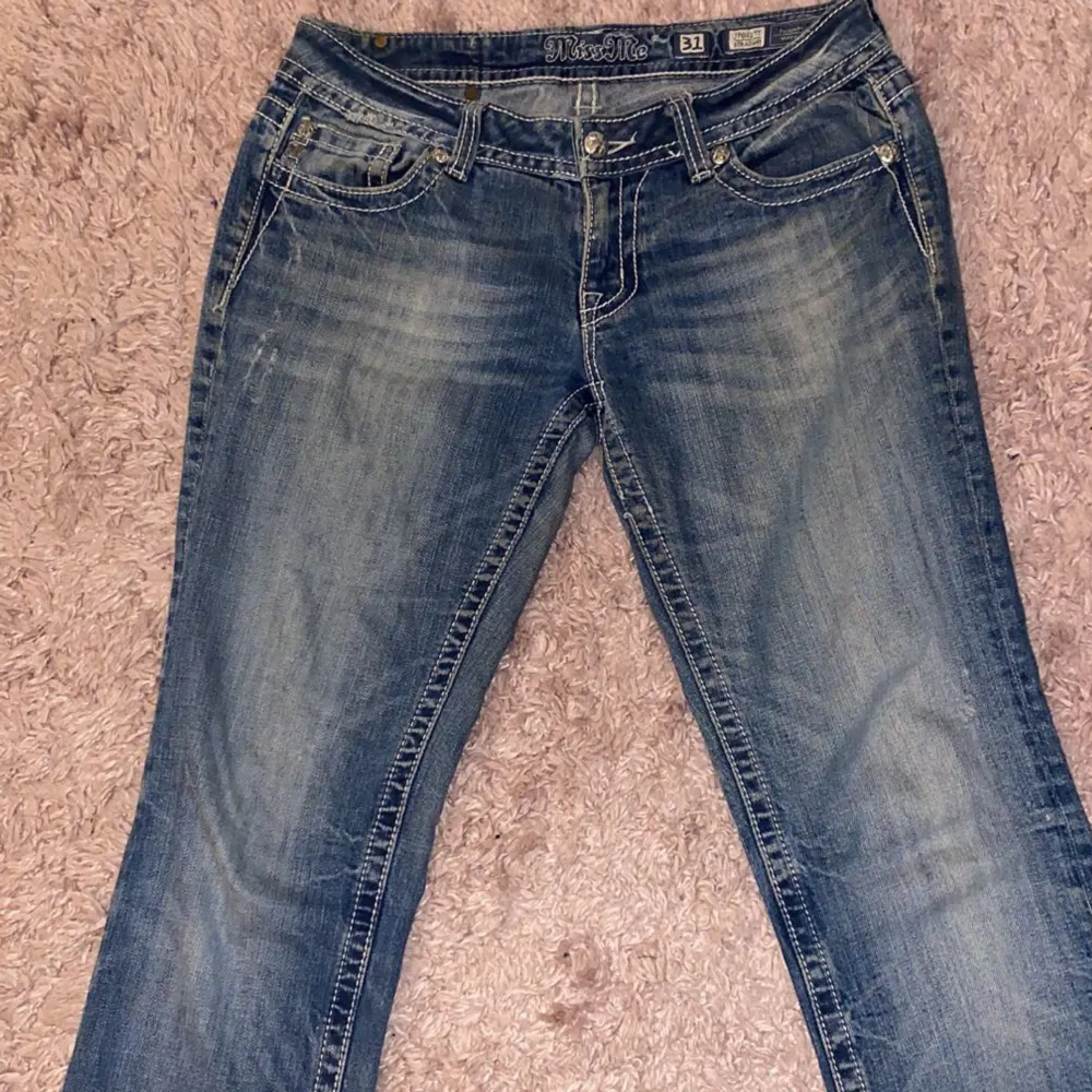 Miss me jeans i storlek 31 . Jeans & Byxor.