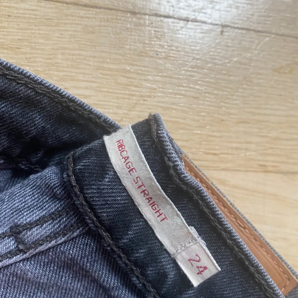 Jeans från Levis, använda men i mycket gott skick.. Jeans & Byxor.