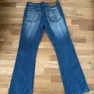 Lågmidjade jeans - Lågmidjade supersnygga jeans Tyvärr för små för mig