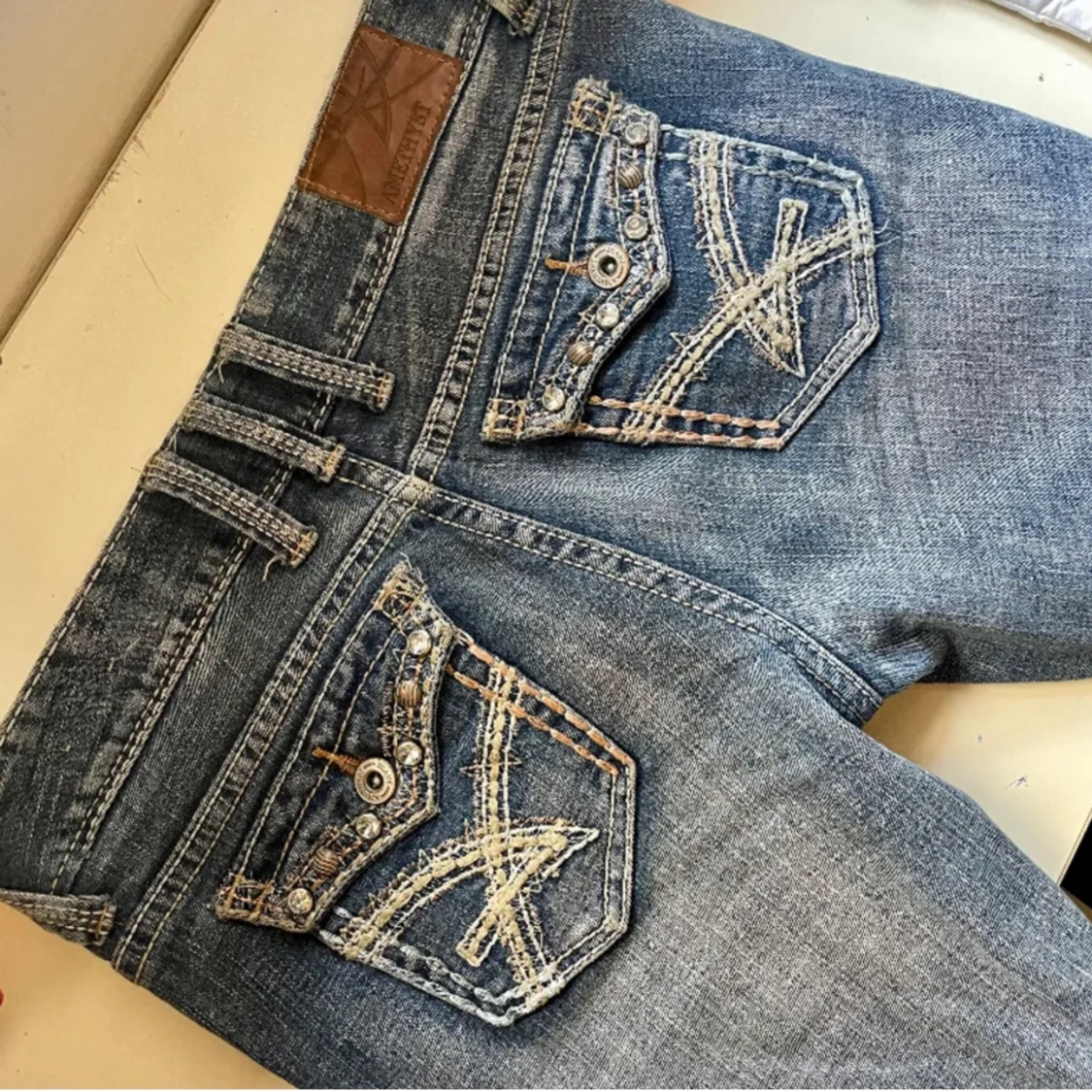 Lowaisted bootcut jeans