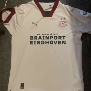 Psv tröja (äkta) - Den är i storlek L, inte används mer än 3 gånger så är i ett gott skick.