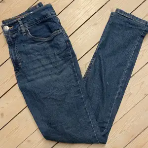 Denim Jeans i storlek S (EUR 170) Jeansen är i bra skick. Kom privat för mer info ifall du ör intresserad