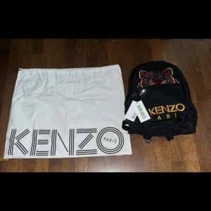 Säljer kenzo ryggsäck. Ny och oanvänd 