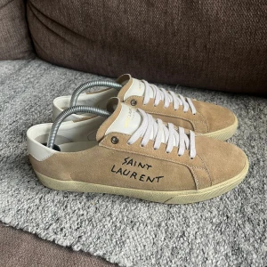 Saint Laurent skor  - Otroligt snygga saint Laurent skor! Mycket bra skick, Storlek 41.  Inga originaltillbehör 