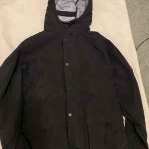 Yôkè jacka märke från junk yard - Storlek: S Skick: nyskick/aldrig använd Nypris: 1000 Hör av er vid funderingar