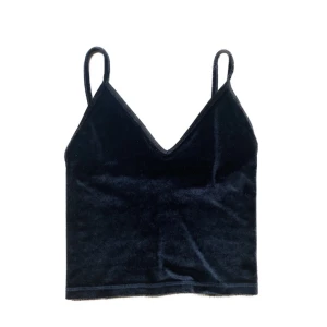 Brandy melville - Så söt topp från brandy i samets material med jätte fin v ringning💘