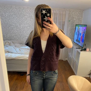 Lila kofta  - Hyfsat skick, lite nopprig💕 strl M