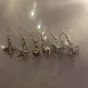 Handgjorda örhängen  - Hej! Nu säljer jag alla mina örhängen som är på bilden som ett kit för 90kr.  Köparen betalar frakten. 