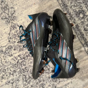 Speedflow.1 edge of darkness - Storlek 43 1/3. Gott skick inga hål, lite täcken på användning