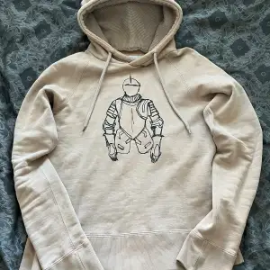 Rare Number (N)ine Redisun knight hoodie released year 2000 (not from time migration line) Condition 10/10 for its age (i have Proof of authenticity) Marked size is 1 Fits like Small. Not so nogotiable price.