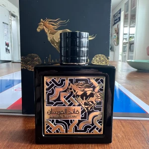 Lattafa Qaed Al Fursan - Säljer min Lattafa Qaed Al Fursan då jag inte använder den. Den är helt ny, tagit ca 10 sprays, originalförpackning medföljer😍 nypris: 250kr, mitt pris: 225kr