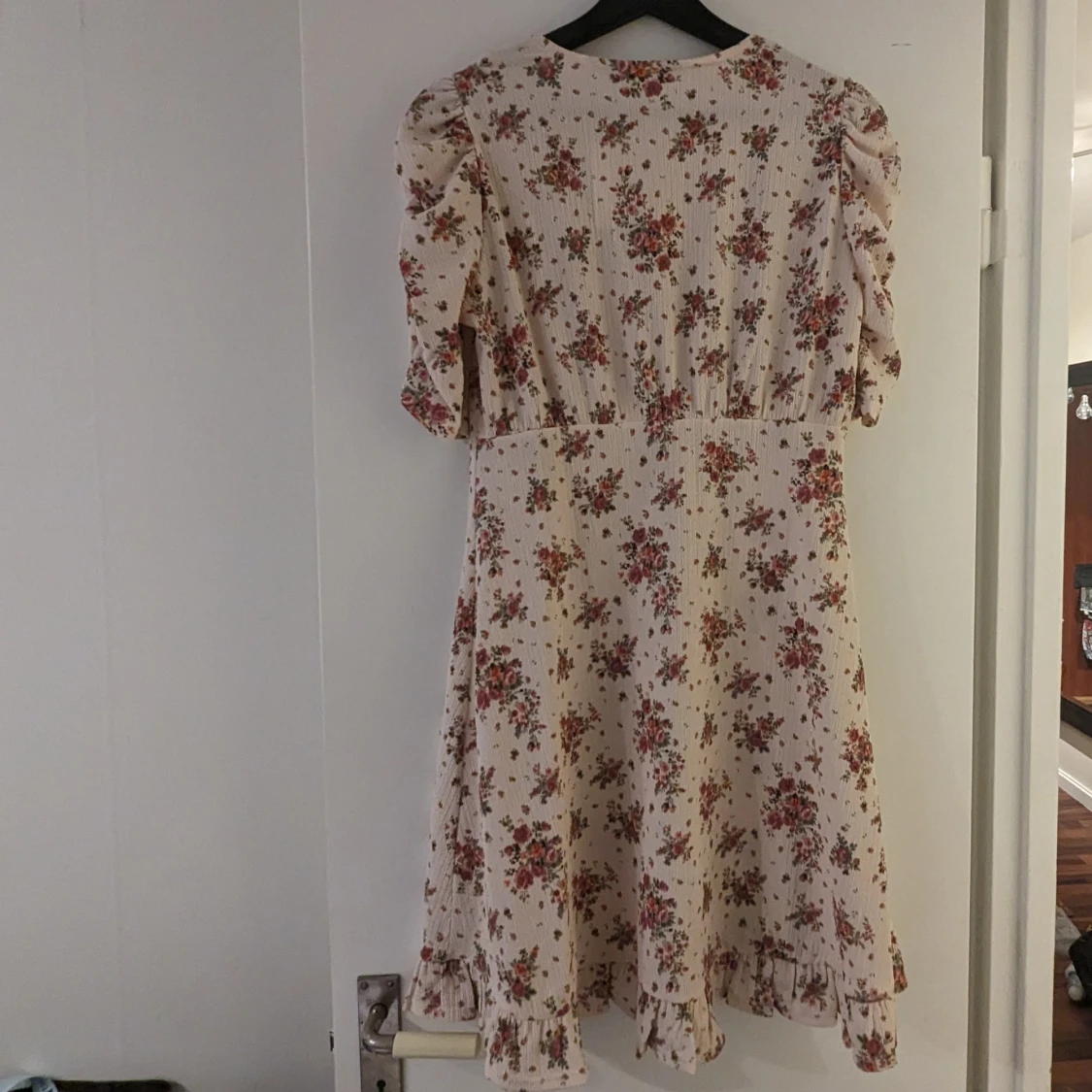 Helt ny sommarklänning. - 93