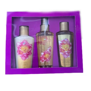 Victoria’s secret  - Parfym, body wash & lotion set Helt ny 🌸