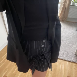 Skjorts  - Kjol/shorts, supersnygga kommer bara inte till användning längre 💘 skriv för fler bilder 