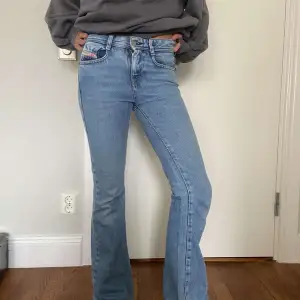 Super snygga Lågmidjade bootcut jeans från Diesel 💧💧💧💦