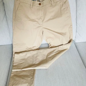 Gant chinos - Fina beiga Gant chinos. 