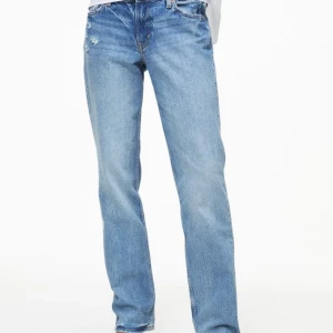 Straight jeans - Fina, knappt använda, skriv för fler bilder