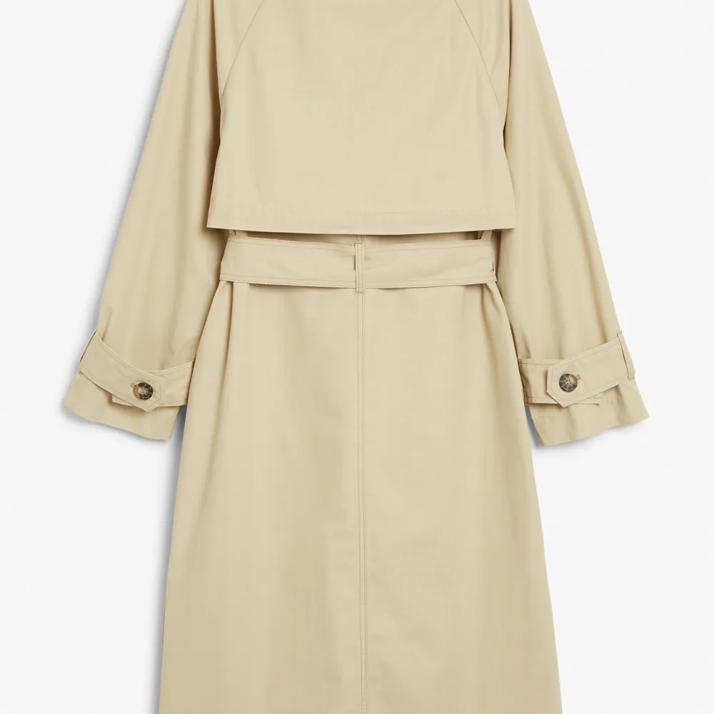 Beige oversized trenchcoat från Monki 🤍dubbelknäppning,skärp i midjan, inga defekter, ordinarie pris 900kr. Jackor.