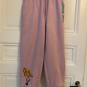 Primark sweatpants - Supersnygga sweatpants från Primark💕 kom i ett sett med en hoodie som jag också säljer💗