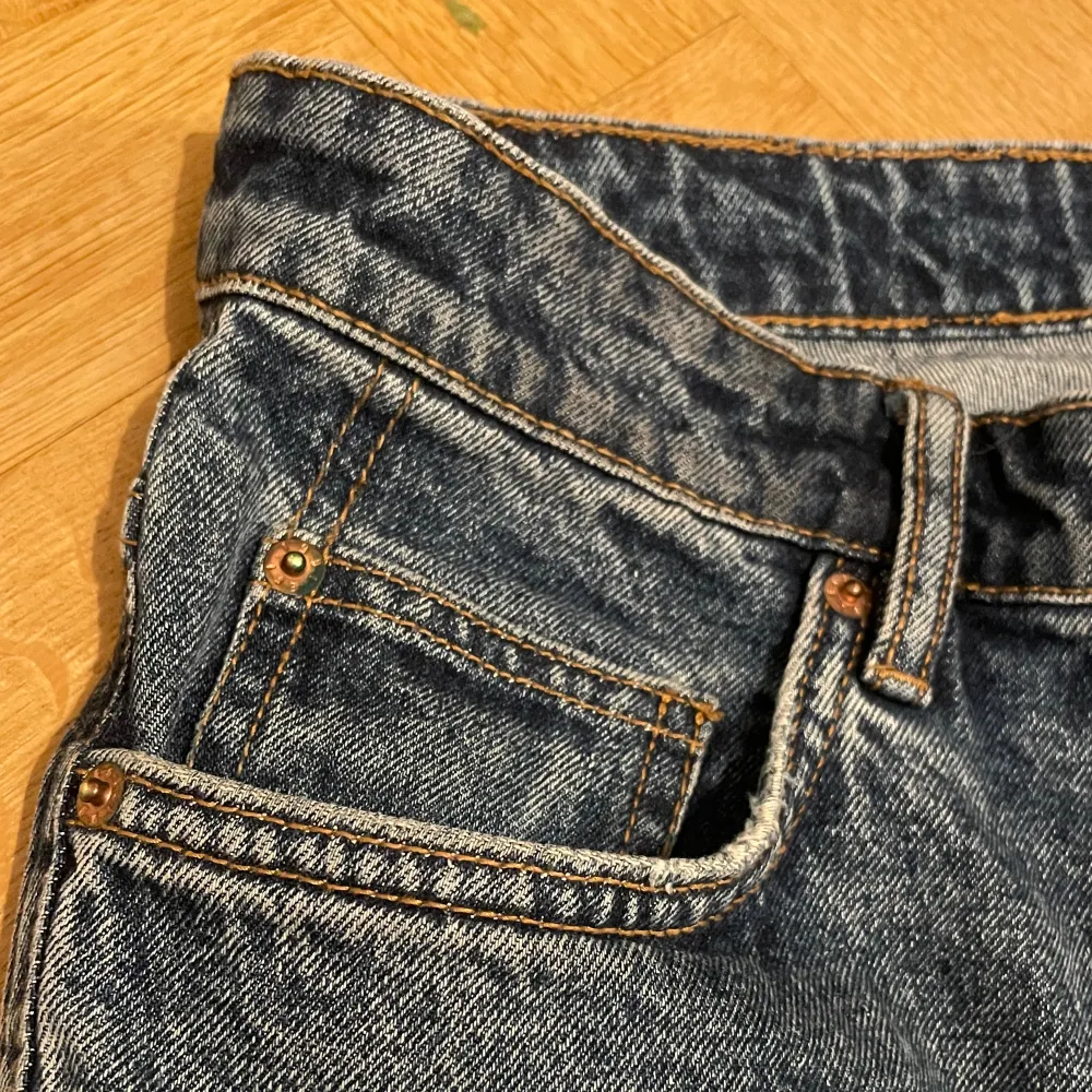 Köpta på Asos. Riktig bra kvalite, har hållt länge. . Jeans & Byxor.