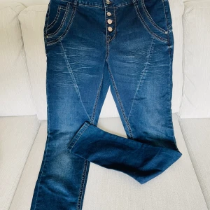 Jeans Cream - Helt oanvända blå jeans. 